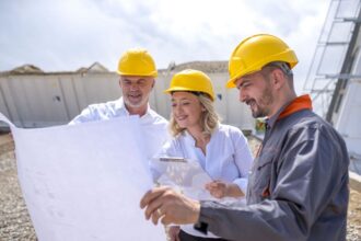 Professionnels impliqués dans un projet de construction immobilière
