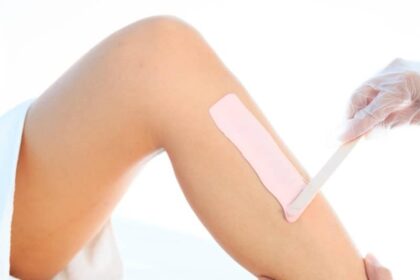 Comment bien utiliser la cire chaude pour une épilation efficace