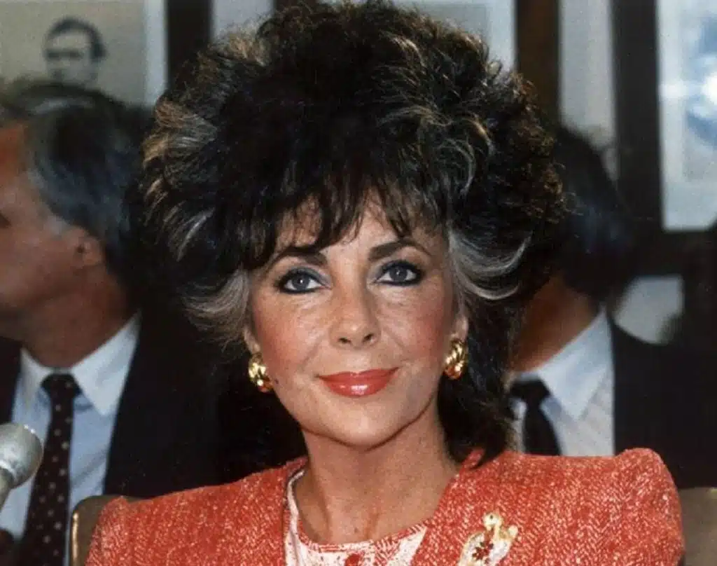 Elizabeth Taylor (sa taille, son poids) qui est son mari