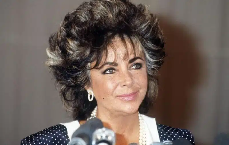 Elizabeth Taylor (sa taille, son poids) qui est son mari