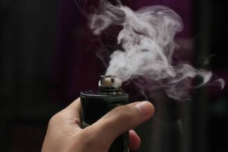 Consulter un annuaire des vapoteurs : quels avantages ?