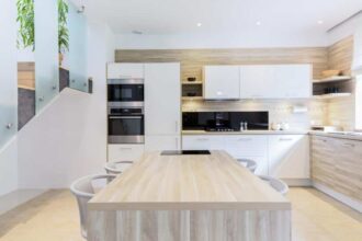 mobilier laqué moderne dans un intérieur contemporain