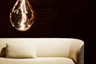 Tendances modernes en éclairage intérieur et extérieur pour créer une ambiance chaleureuse
