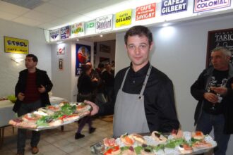 Décor chaleureux et accueillant du restaurant Skol Louarn rénové