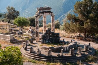 Tholos de Delphes sur le site archéologique en Grèce